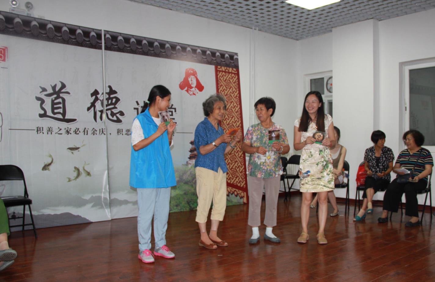 木铎邀请专家团队入社区开展老年戏剧工作坊