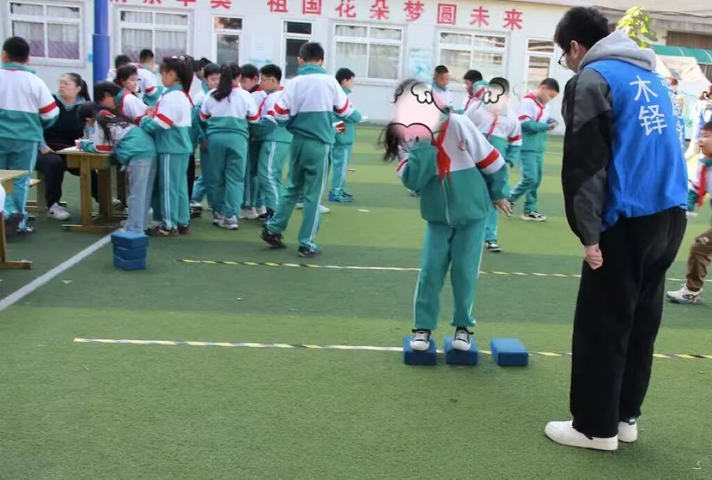 童趣童心实战营!木铎社工为华奥学生筑牢安全防线 童趣童心实战营!木铎社工为华奥学生筑牢安全防线